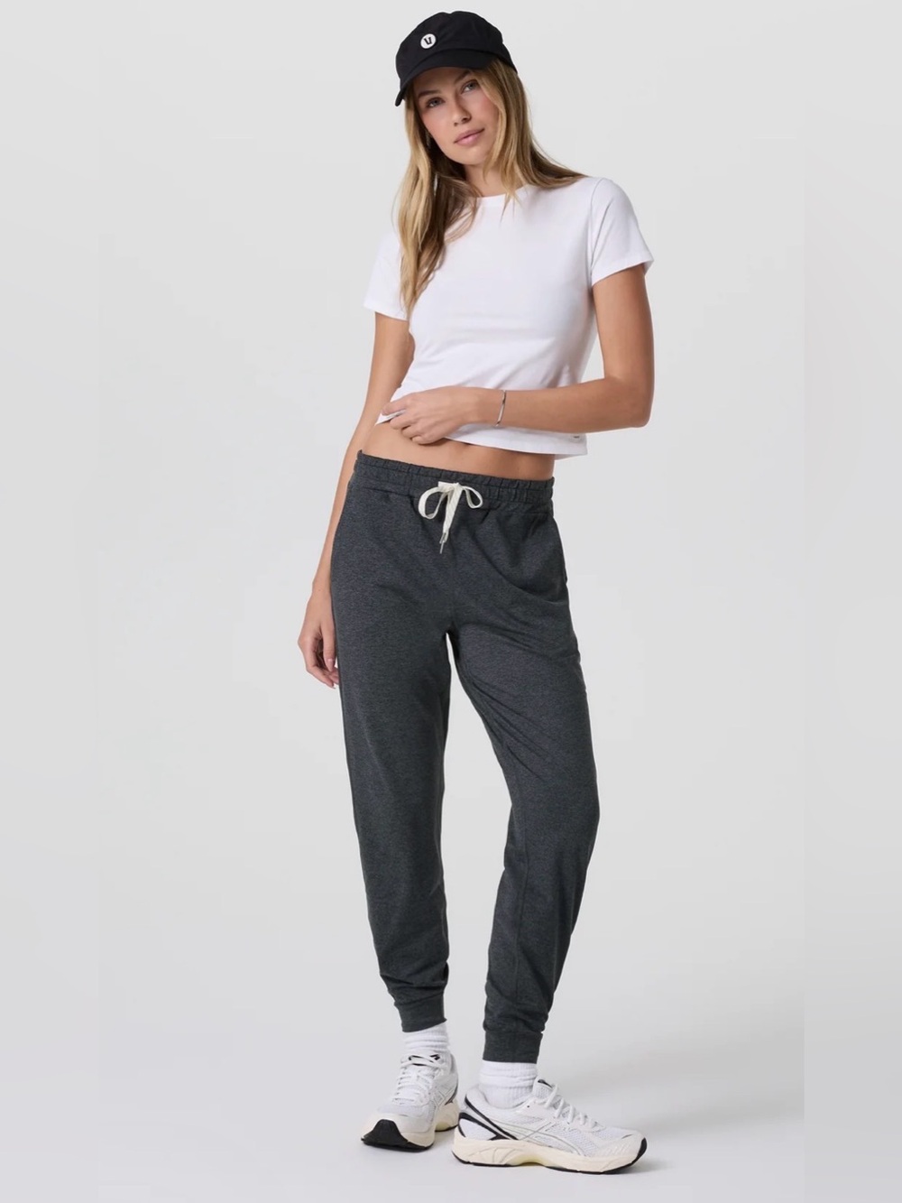 Vuori Performance Jogger, NWT ($118)!